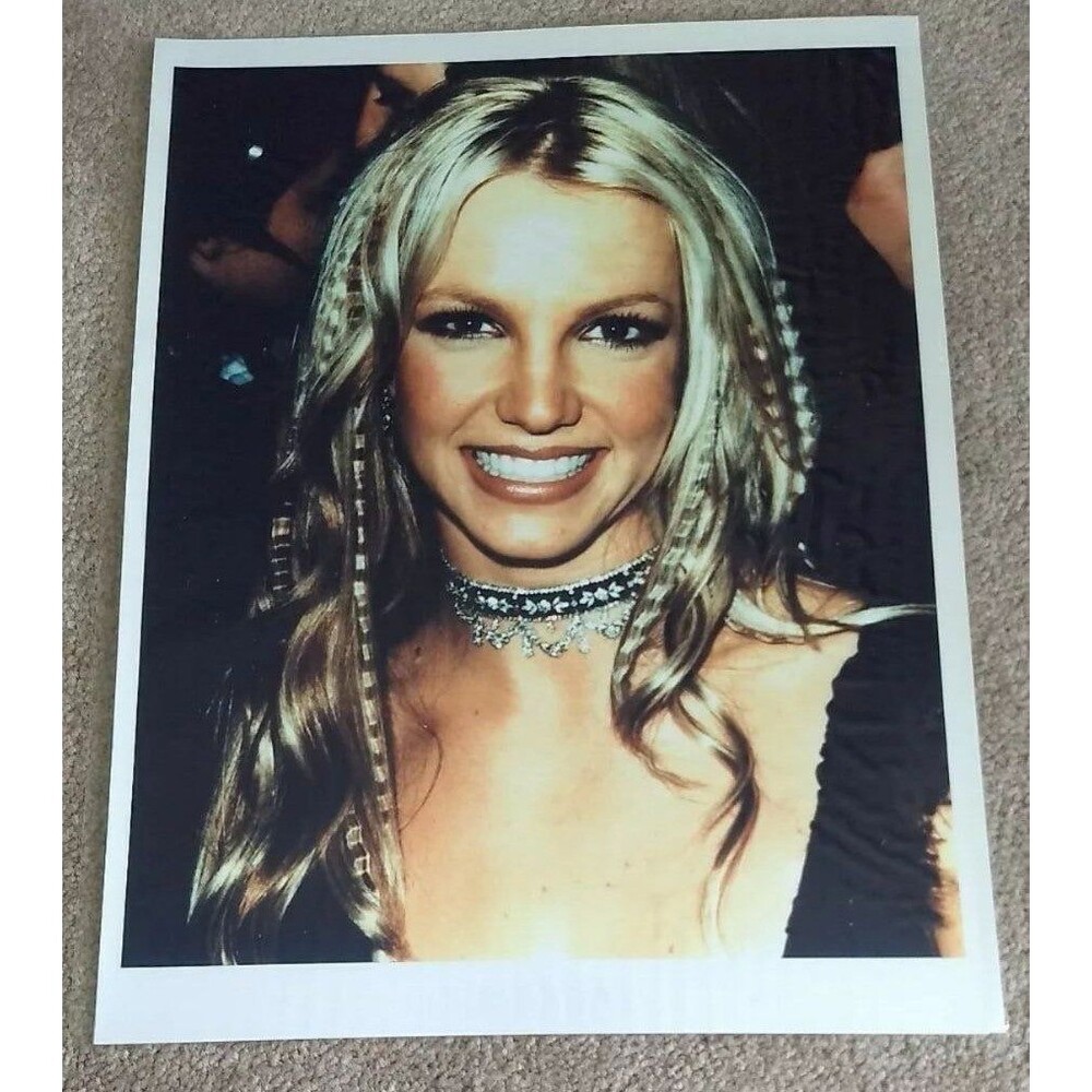 Britney Spears 8.5" X 11" Glossy Photograph from 2000 MTV Video Music Awards